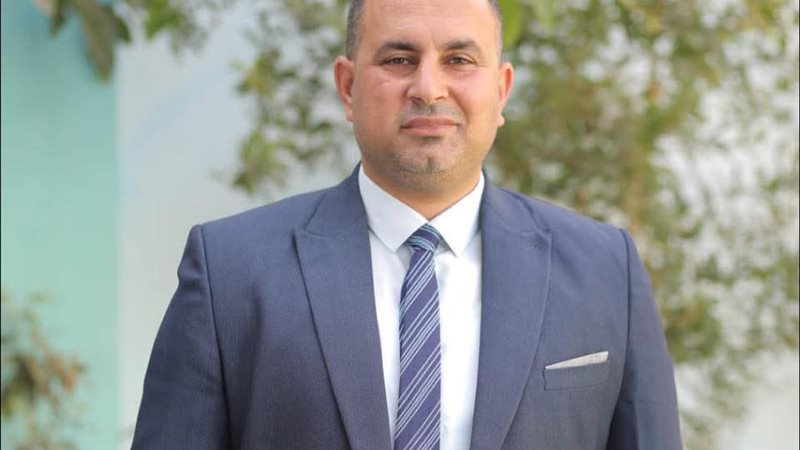 الكاتب الصحفي صديق