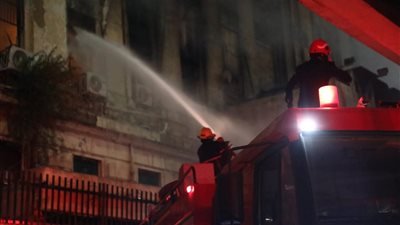 تجدد حريق سنترال رمسيس.. والدخان يلف سماء وسط القاهرة