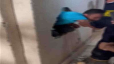 بثقب في الحائط.. إنقاذ مواطن محتجز داخل مصعد بالمقطم دون إصابات