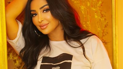 شاهيناز تطرح ماما وعمرو دياب يطرح 