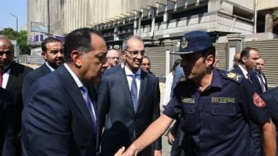 مدبولي يتفقد سنترال رمسيس ويُتابع جهود استعادة خدمات الاتصالات بعد الحريق