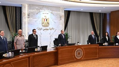 دقيقة حداد في اجتماع الحكومة على شهداء 