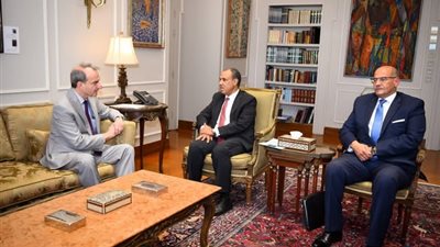 وزير الخارجية والهجرة يستقبل مدير عام السياسات باللجنة اليهودية الأمريكية