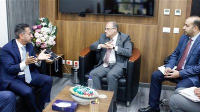 رئيس هيئة الدواء يبحث مع 