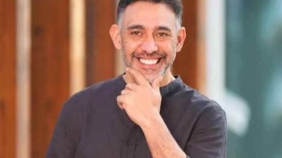 عبدالله عمرو مصطفى يطلق أولى أغانيه بالإنجليزية ويبدأ مشواره الغنائي