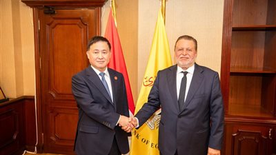 محافظ المركزي المصري يستقبل نظيره الصيني ويشهدان توقيع 3 مذكرات للتعاون المشترك
