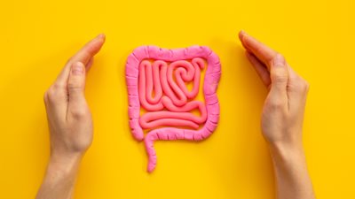 5 أعراض صامتة تنذرك بخطر على صحة الأمعاء.. لا تتجاهلها