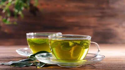 أطعمة تخفف آلام المعدة في الصيف وتمنع الإنتفاخ وعسر الهضم 