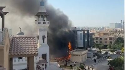 اندلاع حريق داخل دبي مول المرحلة الثانية بالشيخ زايد