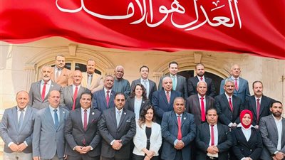 رئيس حزب العدل يعقد اجتماعًا تنظيميًا لمرشحيه لمجلس الشيوخ بعد غلق باب الترشح رسميًا