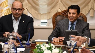 وزير الشباب والرياضة يشيد بدور اللجنة الأولمبية المصرية في إنجاز تعديلات قانون الرياضة