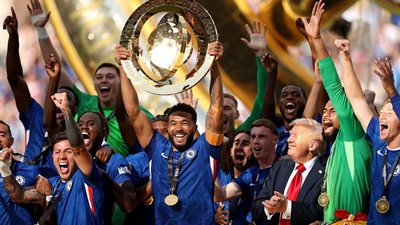 تشيلسي يُتوج بلقب كأس العالم للأندية 2025  بعد اكتساح باريس