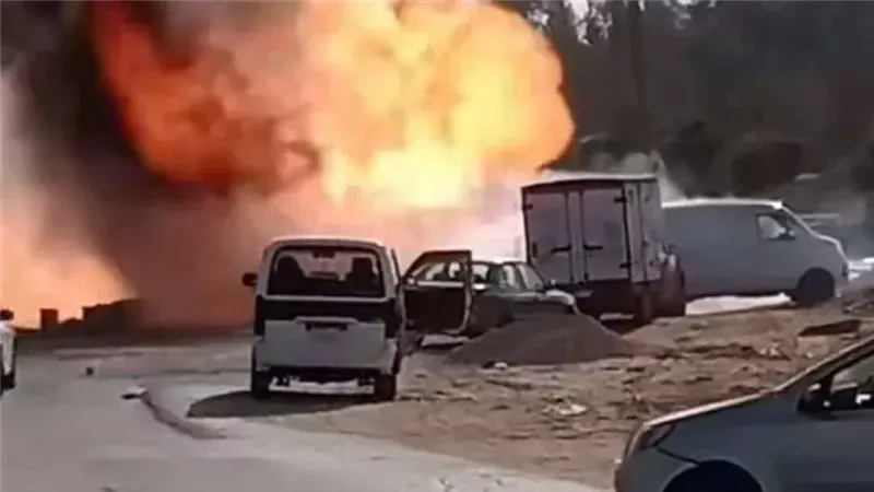 انفجار خط غاز بطريق