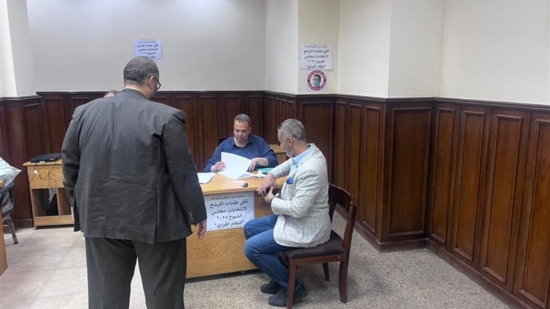 أثناء تقدم المرشحين