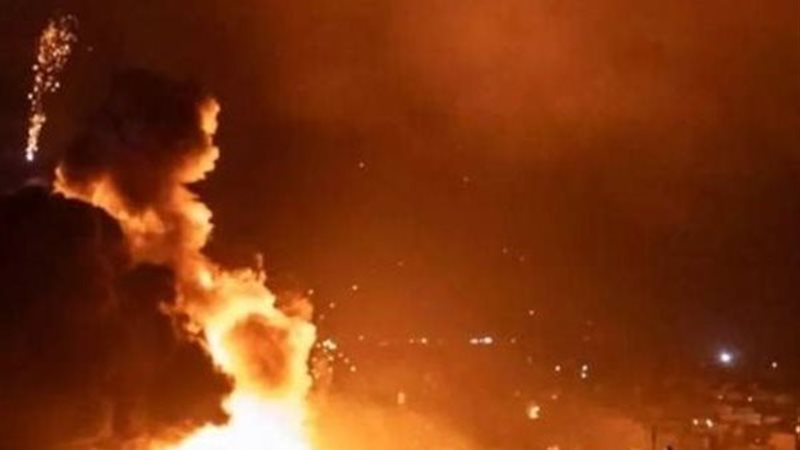 انفجارات عنيفة في