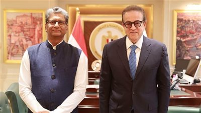 وزير الصحة يبحث مع السفير الهندي سبل تعزيز التعاون والاستثمارات الدوائية