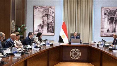 رئيس الوزراء يبحث تطورات أحد المشروعات الكبرى بمدينة العلمين الجديدة