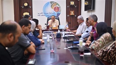 رئيس «مياه القناة» يترأس اجتماعًا لمتابعة أداء القطاعين المالي والتجاري وحماية موارد الشركة