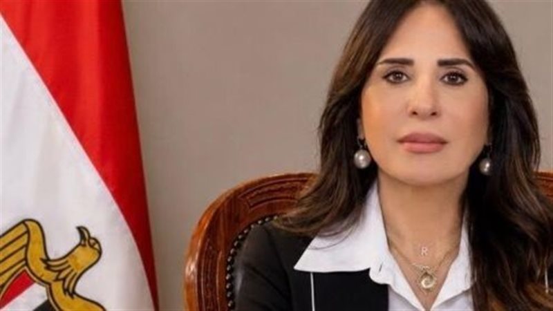 وزيرة الإسكان 