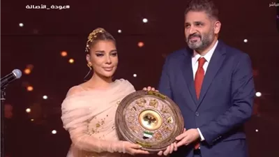 أصالة تتأثر بعودتها إلى دمشق بعد غياب 15 عامًا.. «وحشتوني يا أهلي»