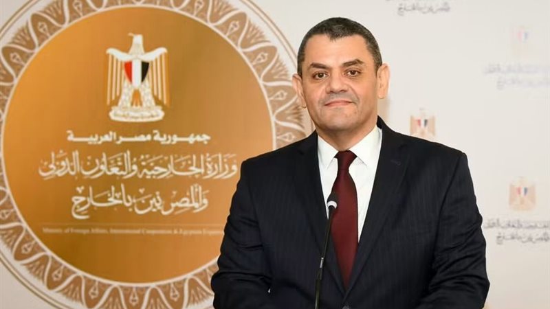 السفير نادر زكي،