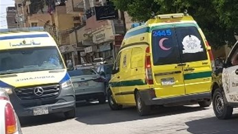 سيارات من مرفق الاسعاف