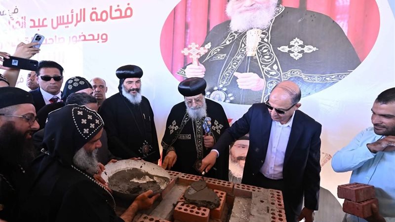 وضع حجر أساس الكاتدرائية