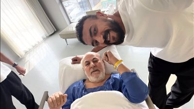 الغالي وحش الوحوش.. والد أحمد العوضي يتعرض لوعكة صحية