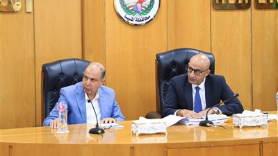 وزير التعليم يجتمع مع مديري الإدارات بالمنيا.. توجيهات بشأن الكثافات ومباني المدارس