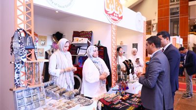 «ديارنا» تعرض كنوز الحرف المصرية على هامش مؤتمر الهوية الوطنية بالإسكندرية