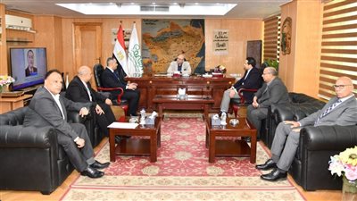 محافظ الفيوم يبحث مع نائب رئيس اللجنة الأولمبية تنظيم بطولات الجمهورية بالمحافظة