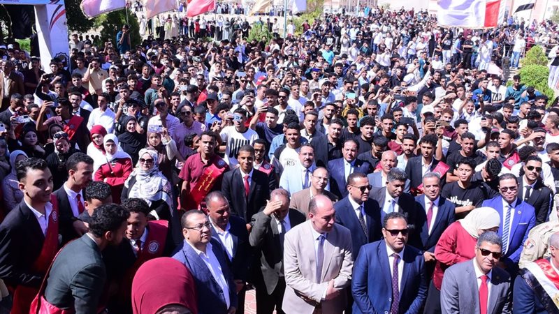 طلاب جامعة سوهاج: