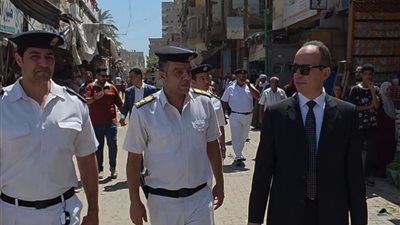 مدير أمن سوهاج يترأس حملة مكبرة لإزالة الإشغالات وراحة المواطنين بمركز طهطا