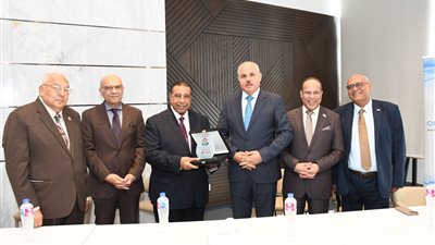 جامعة قناة السويس: بدء تنفيذ مبنى جديد للعناية المركزة لخدمة أبناء القناة وسيناء