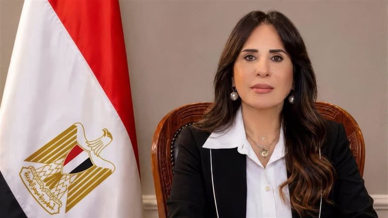 وزيرة الإسكان 