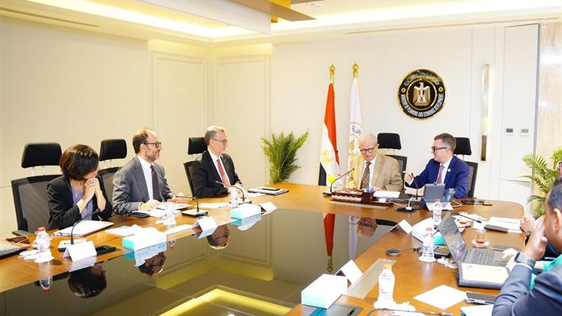 الدكتور أحمد رستم