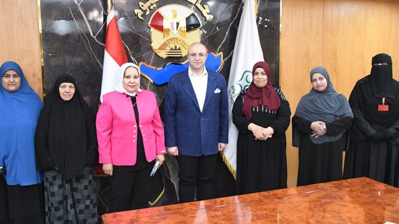صورة مع الحاصلات