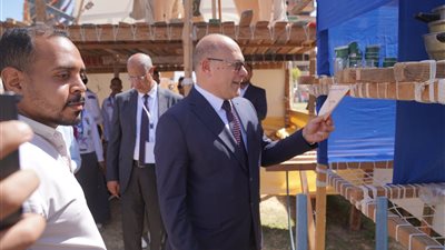 النعماني بين طلابه بالمنيا.. تفقد معسكر الجوالة ولقاء مفتوح مع الشباب