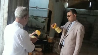 ضبط 2 طن زيوت طعام مجهولة المصدر داخل مصنعين غير مرخصين بالشرقية 
