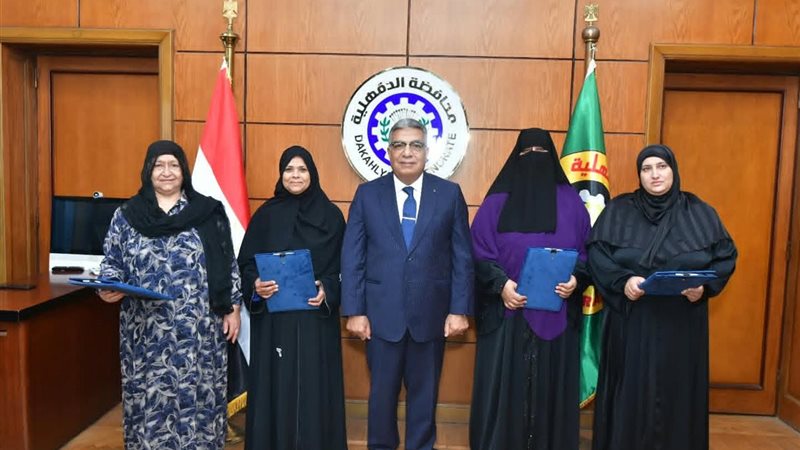محافظ اقهلية والمعتمرين