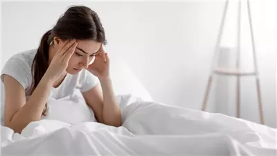 بعد الاستيقاظ.. 6 عادات لا تستغرق دقائق تساعدك على تقليل الصداع