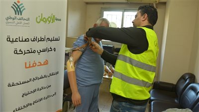 تسليم 161 جهازًا تعويضيًا وسماعة طبية للمرضى غير القادرين بسوهاج