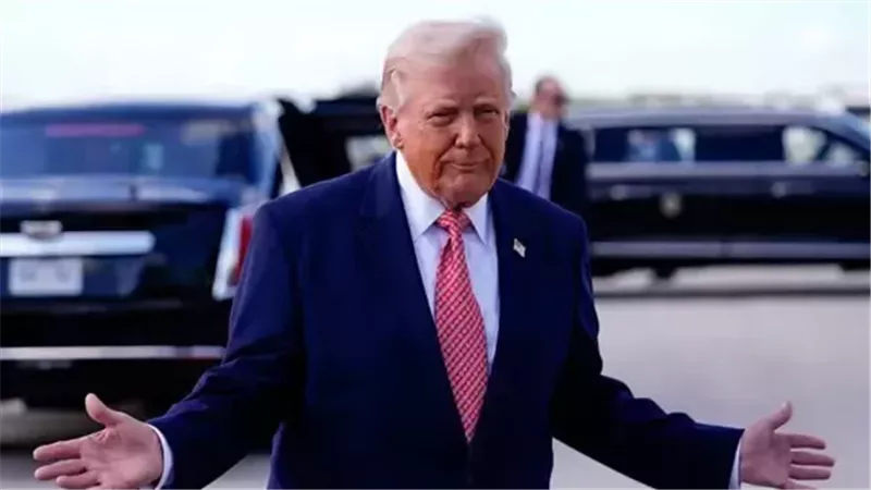 الرئيس الأمريكي دونالد