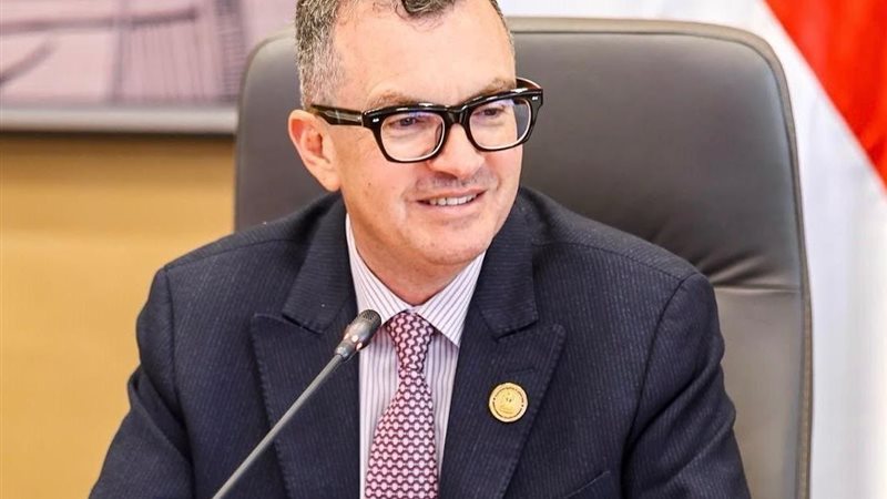 الدكتور احمد رستم
