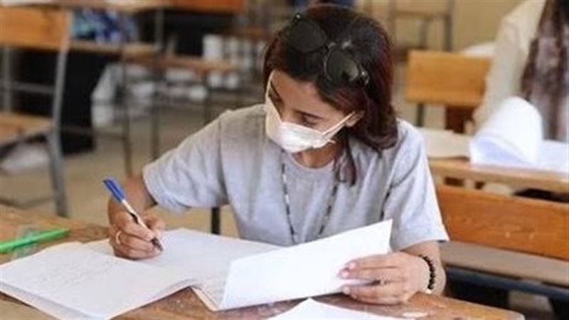 طلاب الشهادة الإعدادية
