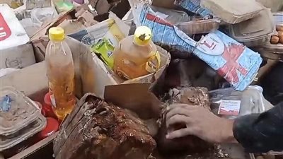 ضبط أغذية فاسدة وسلع مجهولة المصدر في 3 مراكز بالمنيا