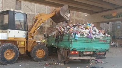 حملات مكثفة لرفع كفاءة النظافة بحي الهرم.. ورفع المخلفات من عدة شوارع