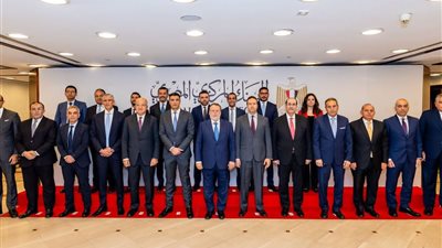 محافظ البنك المركزي ووزير الصناعة يطلقان صندوق إعادة هيكلة المصانع المتعثرة برأسمال مليار جنيه