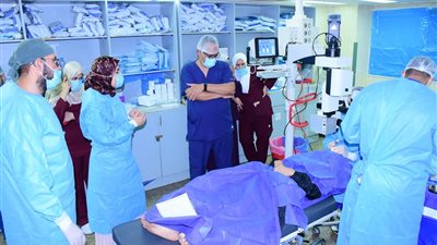 إجراء 140 جراحة مياه بيضاء للقضاء على قوائم الانتظار بقافلة جامعة سوهاج 
