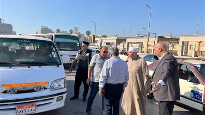 محافظ الدقهلية يتفقد مواقف سندوب والاستاد بالمنصورة ويوجه بتوفير سيارات النقل